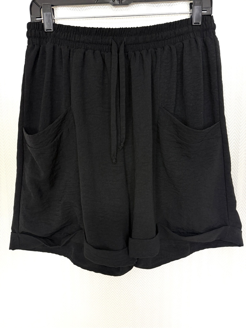 White Birch Women’s Black Drawstring Pocketed Shorts Size XL